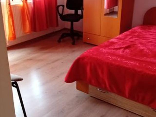 Închiriez Garsoniera