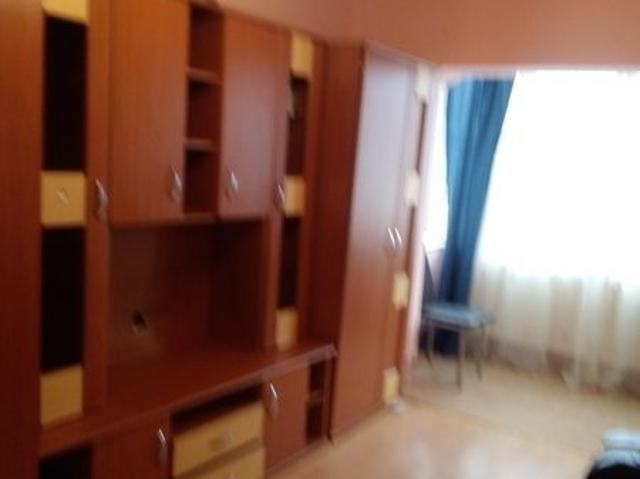 Închiriez garsoniera
