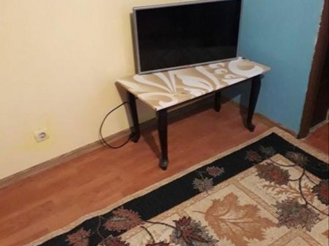 Închiriez garsoniera