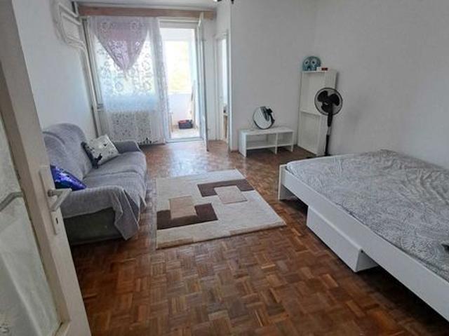 inchiriez garsoniera Craiova Brazda