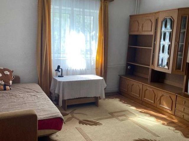 Inchiriez garsoniera, in apropiere de Colegiul Mihai Eminescu
