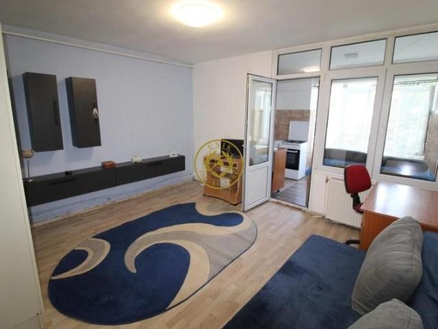 Inchiriez garsoniera in Hunedoara, zona Micro1 Bd. Corvin, etaj 3