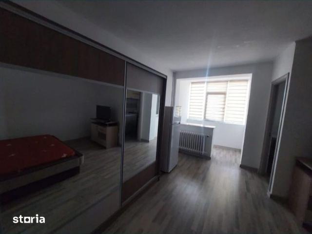 Închiriez garsoniera în regim hotelier