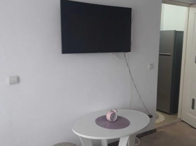 Inchiriez garsoniera la parter, bloc T13