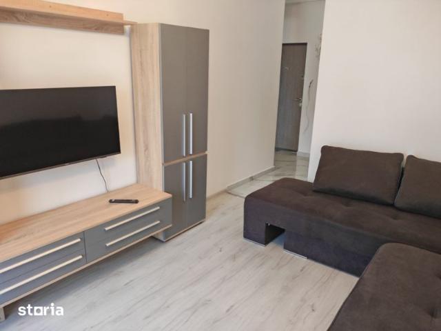 Inchiriez garsoniera langa padure Rosu