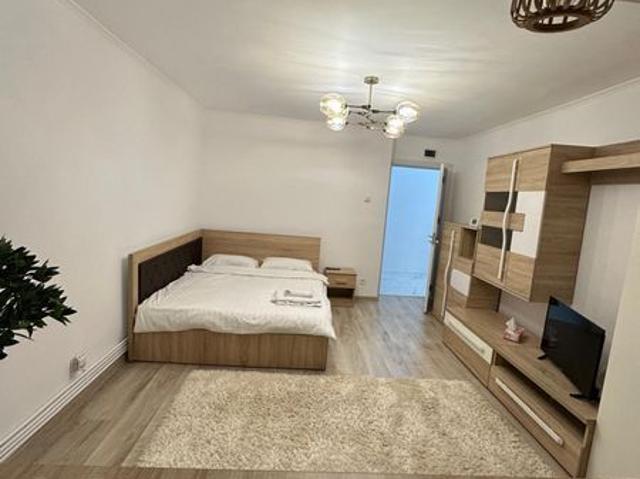 Inchiriez garsoniera regim hotelier