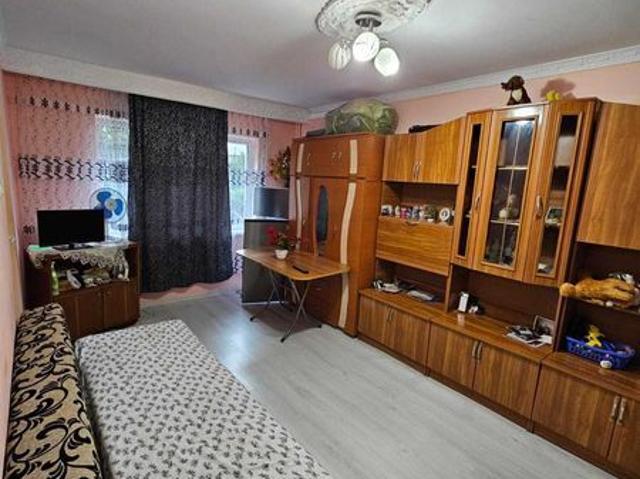 inchiriez garsoniera Str Fulger parter