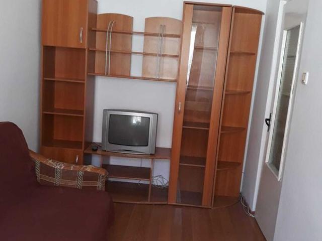 Inchiriez garsoniera strada Stefan cel Mare