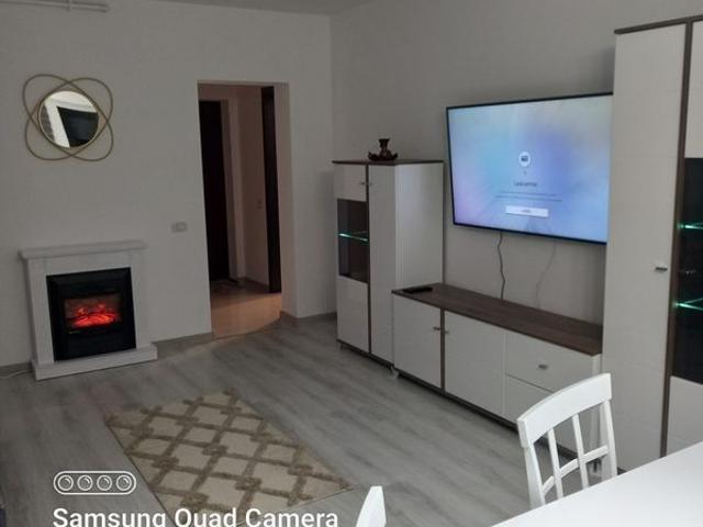 Inchiriez garsoniera studio cu loc de parcare