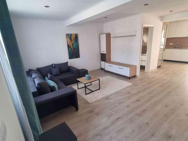 Închiriez Duplex NOU