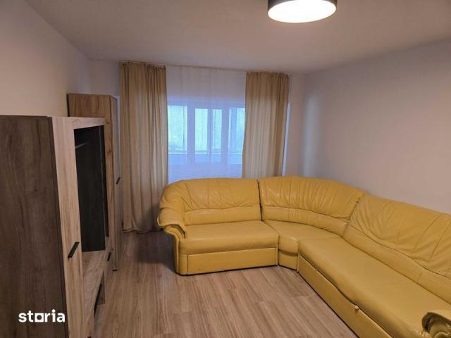 Inchiriez Spatiu Comercial 28 m2 + apt 3 camere 64 mp Bulevard