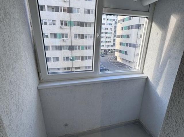 Inchiriez studio Militari Residence cu loc de parcare