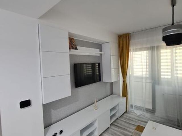 Inchiriez pe termen lung apartament 2 camere deosebit zona 1Mai