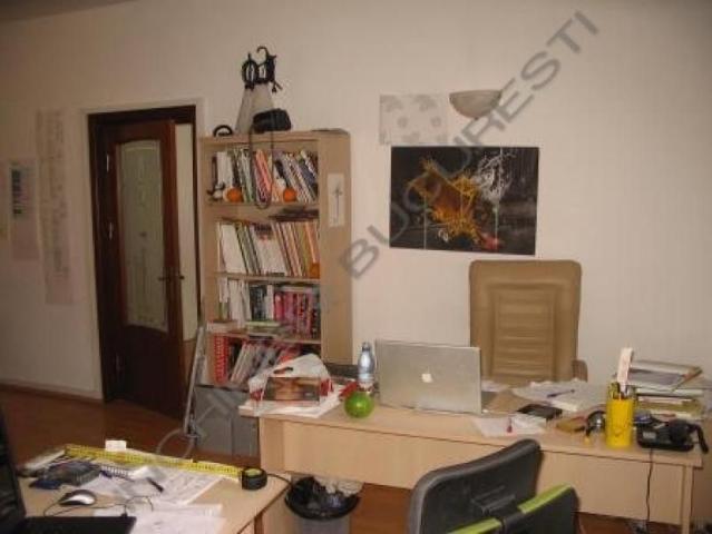 INCHIRIEZ VILA BARBU VACARESCU 230MP