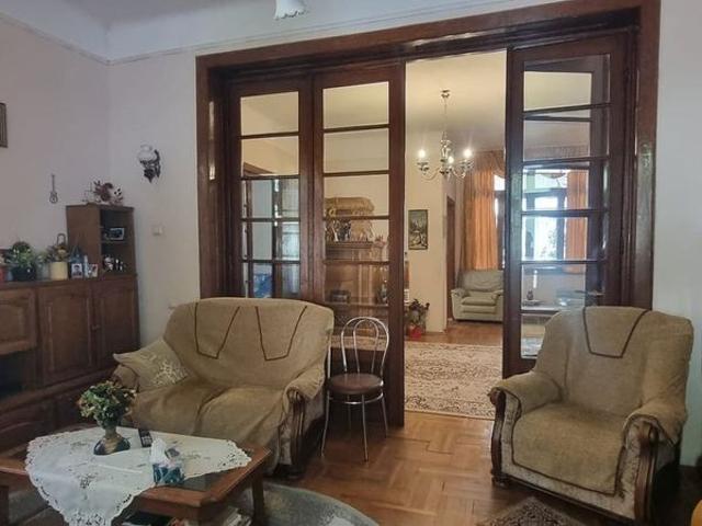 Inchiriez vila in Pitesti, zona ultracentrala, pentru locuinta, sediu