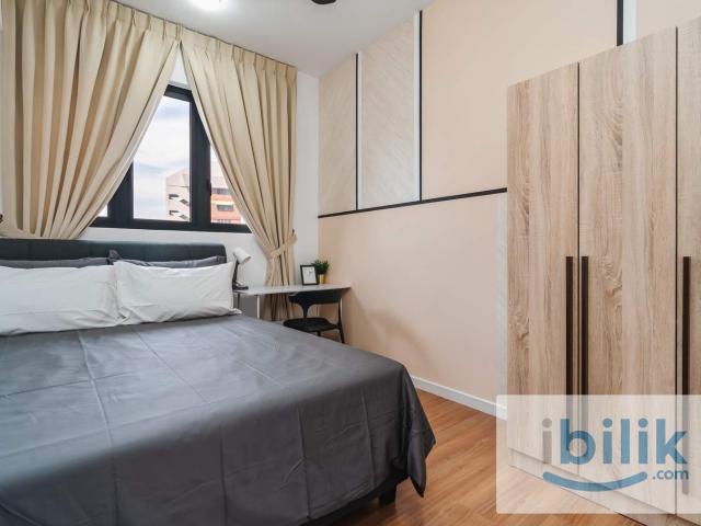Inclusive male room