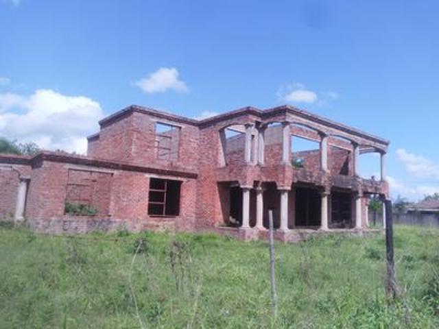 incomplete 7bedrooms double store ho.