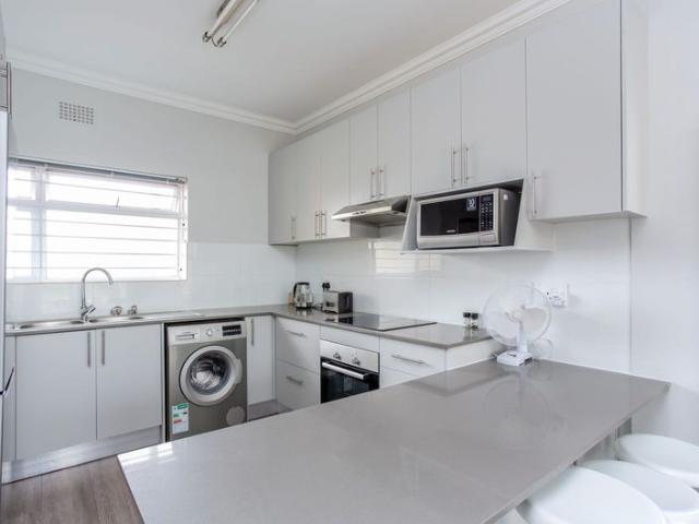 Incredible 4 bedroom 3 Bathroom apartment with Garage In the heart of Rondebosch