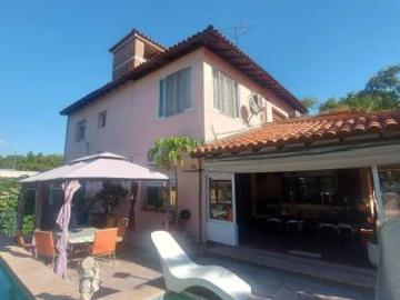 INCREIBLE CASA 5 AMB CON PILETA Y JACUZZI EN BELLA VISTA!