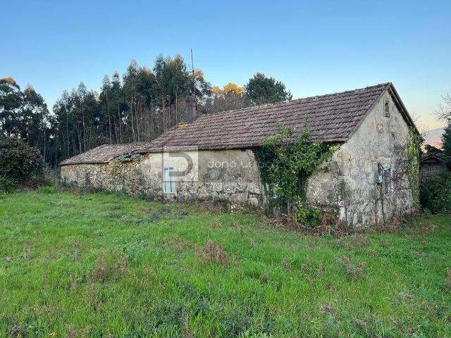 Increible Casa En Tui Para Rehabilitar Con Gran Parcela Prec. 72m² Tui