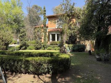 Increible casa en venta en Bosques de las Lomas