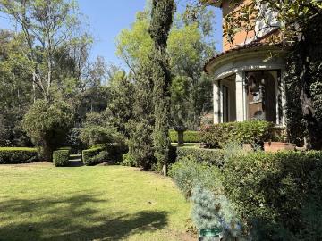 Increible casa en venta en Bosques de las Lomas