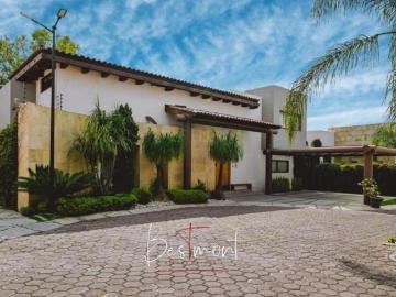Increíble casa en venta en residencial Los Alcatraces, Calzada Zavaleta