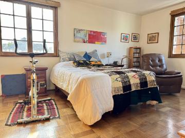 Increíble casa, gran patio a pasos del Metro Francisco Bilbao | 4 Dormitorios por 16490.00 en La Reina