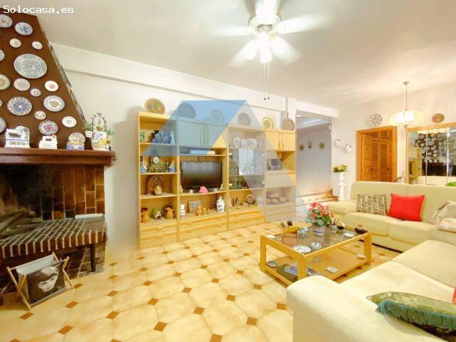 Increíble chalet en parcela de 11.000 m2, con posibilidad de segregar una parcela urbana