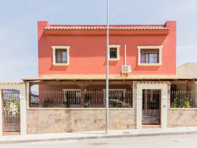 INCREÍBLE CHALET INDEPENDIENTE EN COX RESIDENCIAL JABONEROS