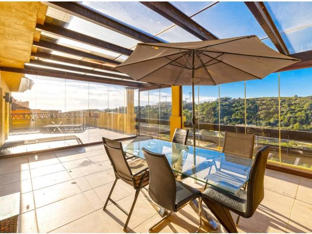 Increíble Ático con Vistas al Golf y al Mar, Casares Costa 180m² Casares