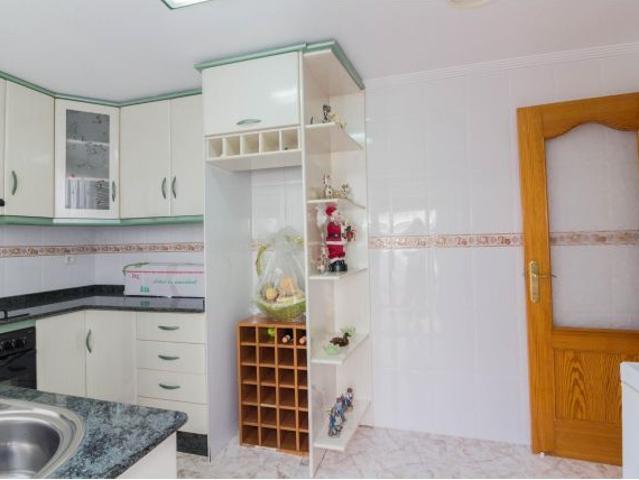INCREÍBLE BUNGALOW CON 4 DORMITORIOS, ZONA EXTERIOR Y GARAJE EN ORIHUELA