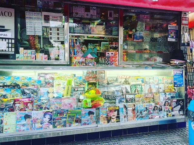 ¡Increíble oportunidad de adquirir un kiosco en pleno funcionamiento en zona de El Limonar