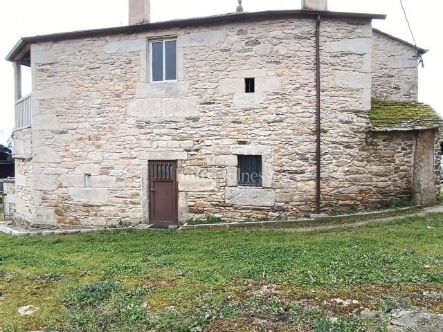 ¡Increíble oportunidad de inversión en una casa de piedra pa. 477m² Friol