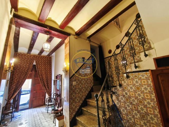 ¡INCREÍBLE OPORTUNIDAD EN EXCLUSIVA EN OLLERÍA! CASA DE 333m2 PARA REFORMAR JUNTO CON LOCAL ADJUNTO DE 97m2