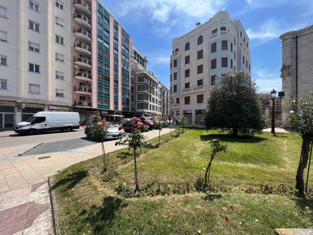 ¡Increíble oportunidad en venta de trastero en Plaza Vega San Pedro de Cardeña, Burgos Capital!