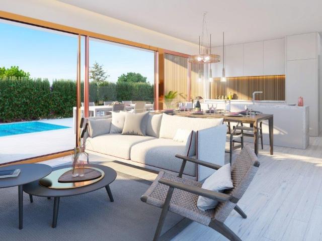 Increíble villa de 4 dormitorios, 3 baños con terraza y solá. 216m² Orihuela