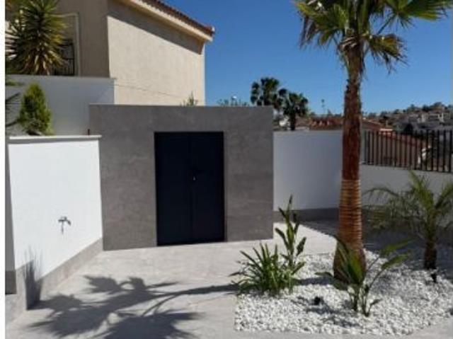 INCREÍBLE VILLA DE 4 HABITACIONES EN CIUDAD QUESADA