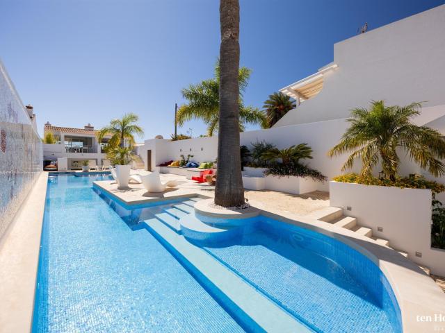 Incrível propriedade à beira mar no coração da Praia da Luz 340m² Praia da Luz