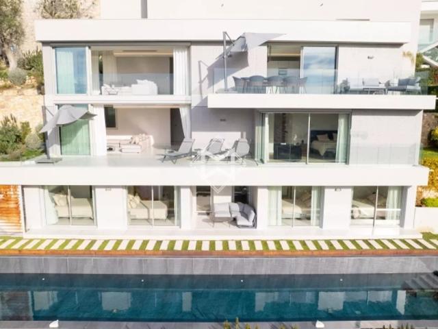 Incroyable propriété contemporaine à Villefranche avec vue imprenable sur la Baie de Saint Jean Cap Ferrat