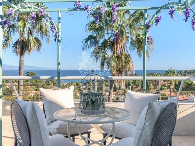 Cap d'Antibes Rooftop d'exception Vue Mer 105m² Antibes