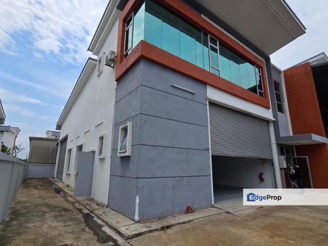 INDUSTRI ANGKASA NURI