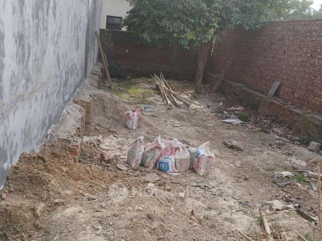 Industrial Building in Khanna Nagar, Ghaziabad for sale