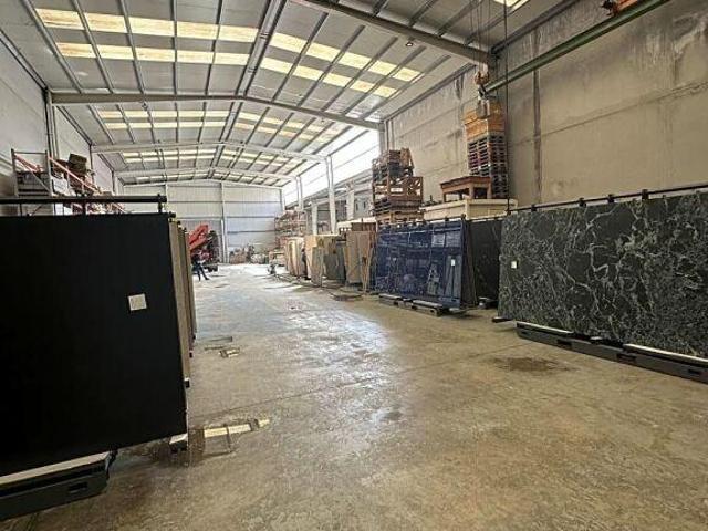 Industrial Corrales De Buelna, Los Cantabria ES74520640