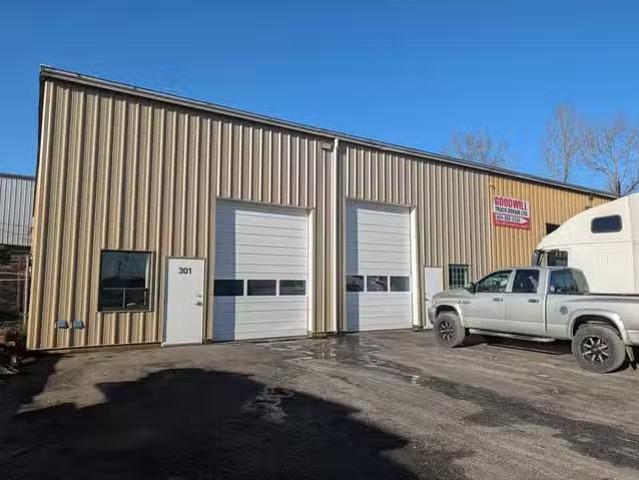 Industrial for lease in Langley, Langley, 301 19837 Telegraph.