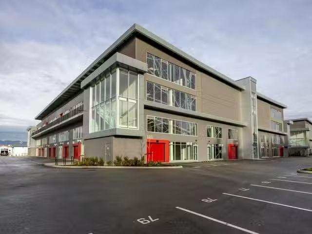 Industrial for lease in Richmond, Richmond, A111 4899 Vanguard.