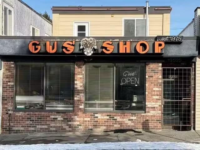 Industrial for sale in Surrey, North Surrey, 13525 King George.