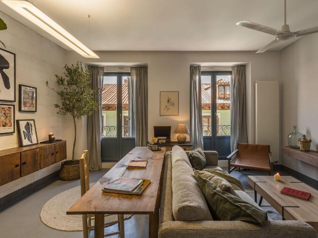 Industrial Loft Style 1 Bedroom Flat with Mediterranean Decor and Workspace, Madrid Amsterdam Apartments for Rent