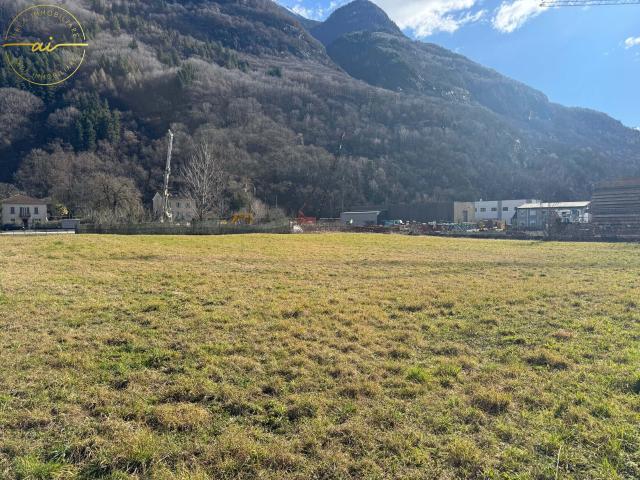 Industrial lot on sale in Osogna 2 425 m² | dreamo. Ch