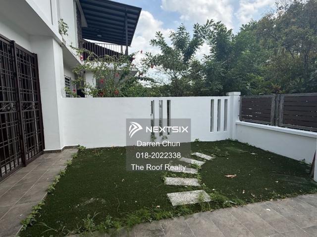Industrial property featuring a 3 storey semi D factory with strong specifications. Comes with 200 AMP power supply, 1 ton floor loading, and 10,500mm height—suitable for heavy duty operations